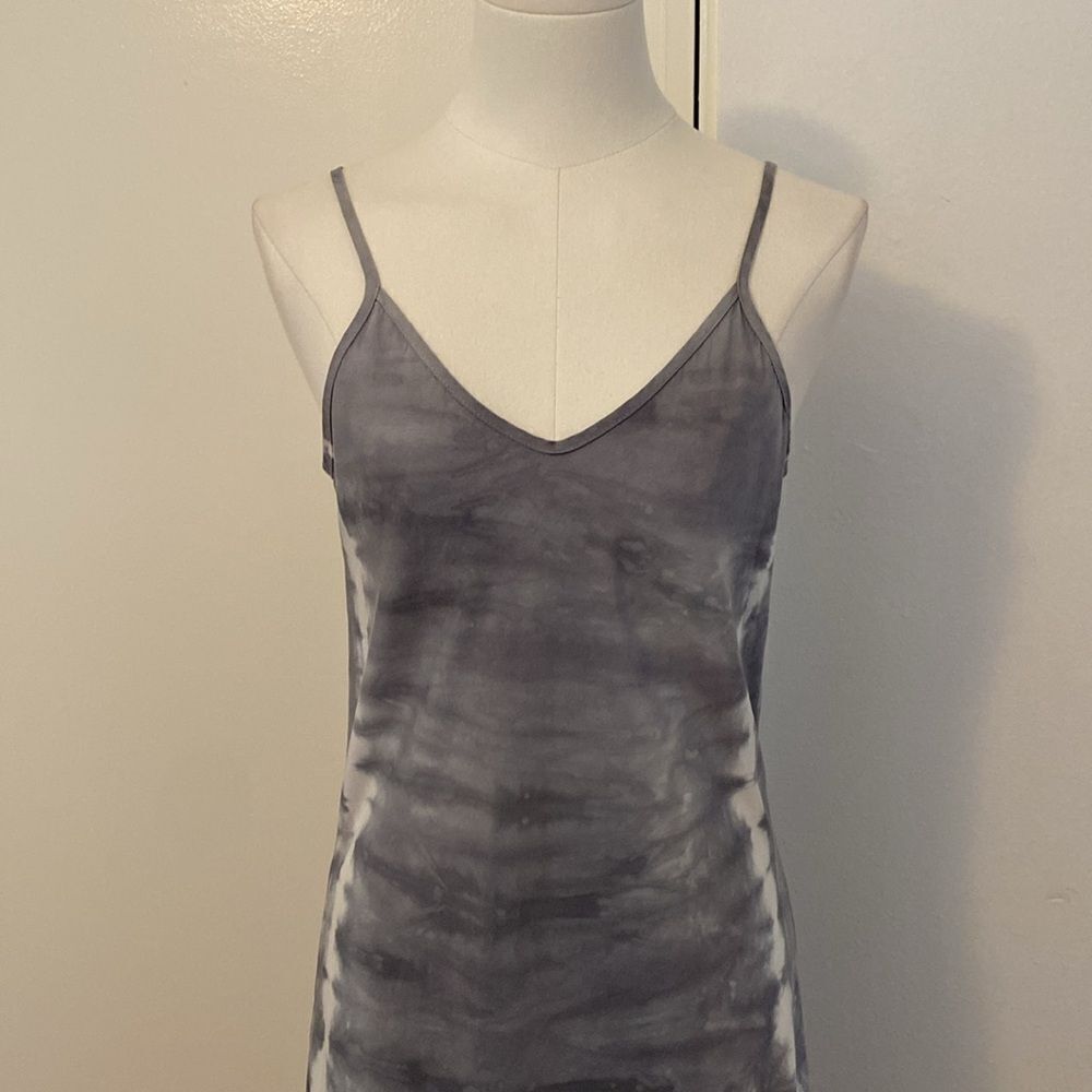 Monrow Gray & White Tie Dye Midi Dress Size Small - Picture 3 of 14